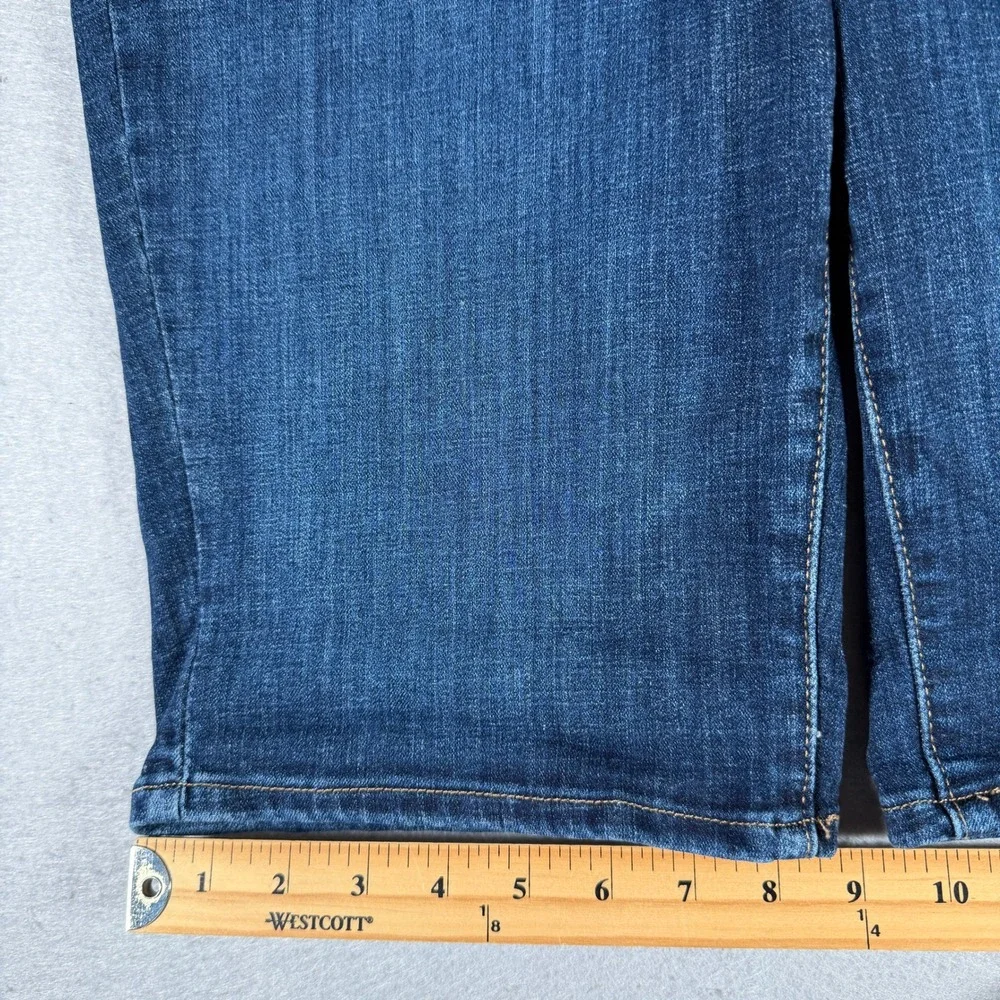Levis Classic Bermuda Shorts Womens‎ 29 Dark Wash Blue Denim Stretch 29969-0097